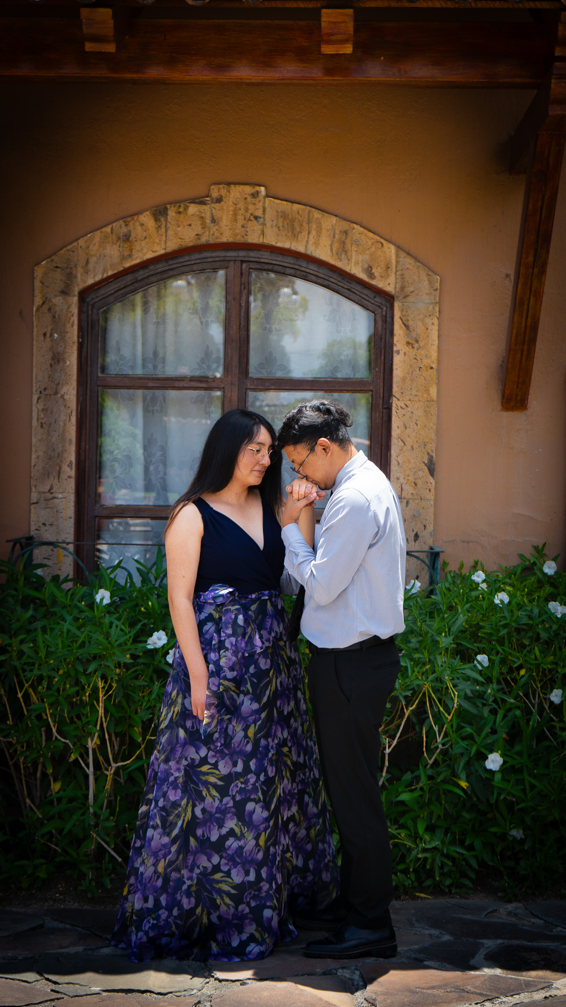 Jenifer y Abinadad - Beso caballeroso