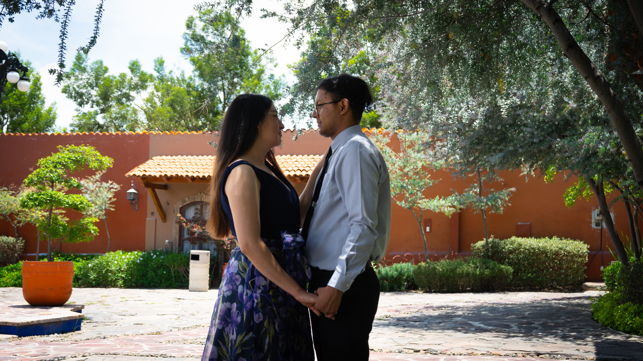 Jenifer y Abinadad - En el jardín mexicano